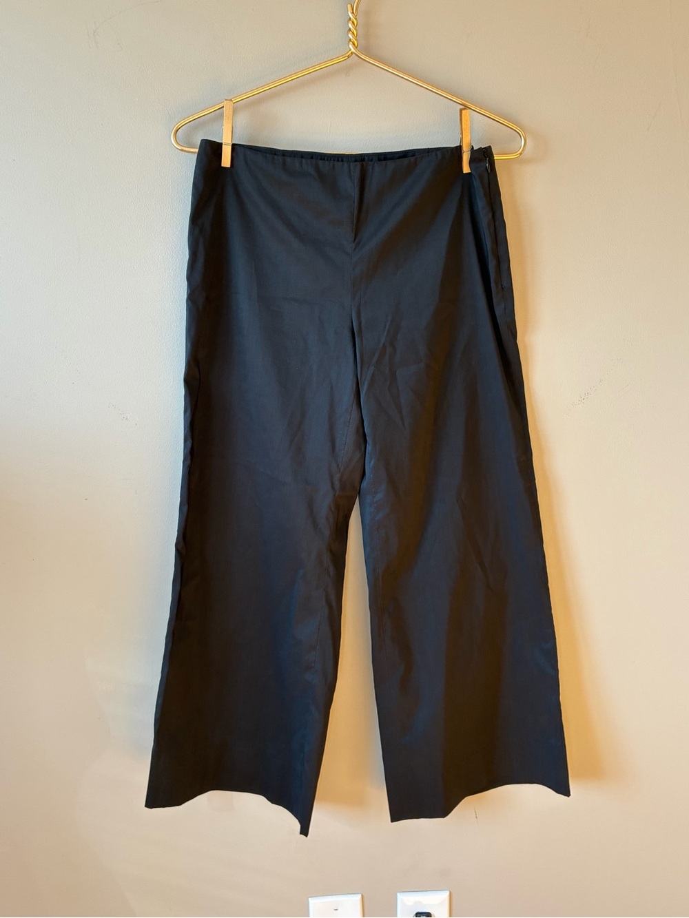 Theory black lightweight wide leg cropped minamilist pants 4